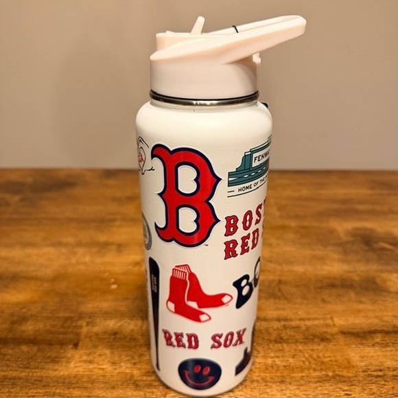 The Memory Company Other - Boston Red Sox Insulated Water Bottle White (NEW) 34oz The Memory Company